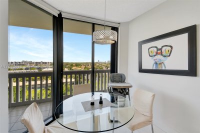 Comprar apartamento no 2000 Williams Island 808