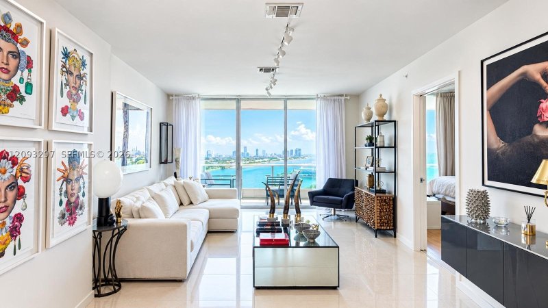 Apartment for rent at 900 Biscayne 2702