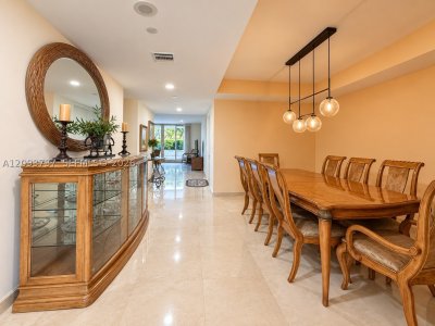 Comprar apartamento no Ocean Tower One 202