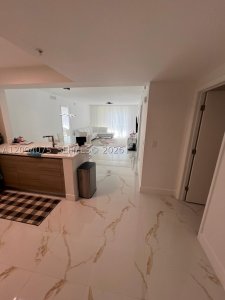 Comprar apartamento en Parque Towers at St. Tropez 4-1504