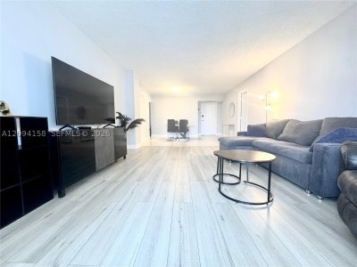 Aluguel de apartamento no Hallmark of Hollywood 525