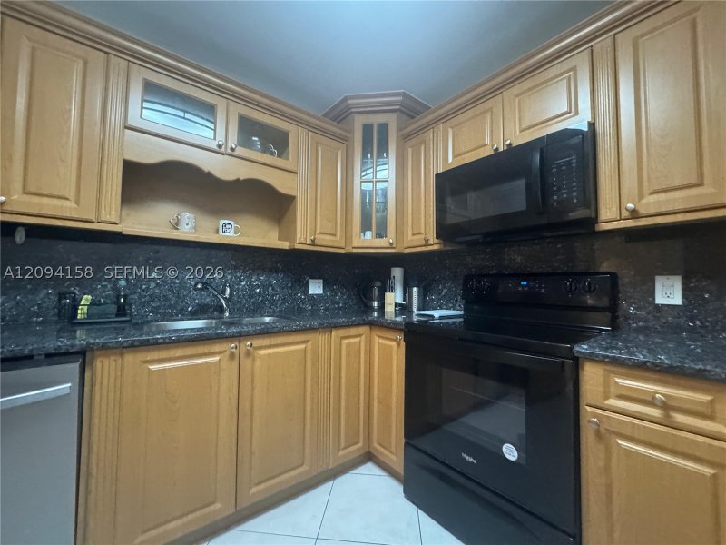 Apartment for rent at Hallmark of Hollywood 525