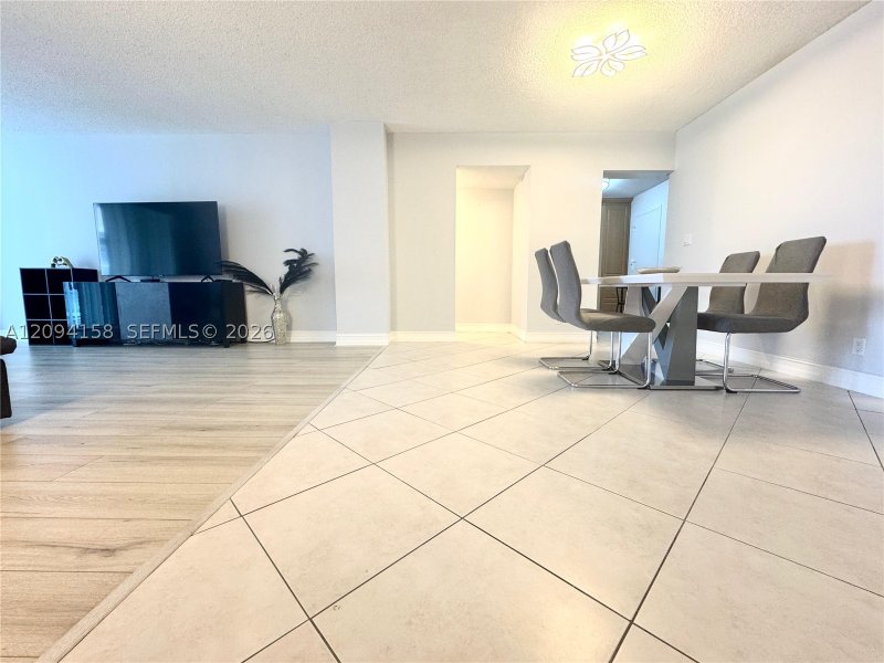 Apartment for rent at Hallmark of Hollywood 525
