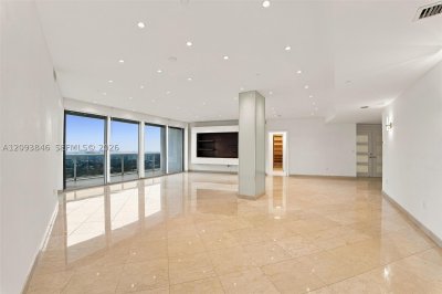 Comprar apartamento no Majestic Tower 1508