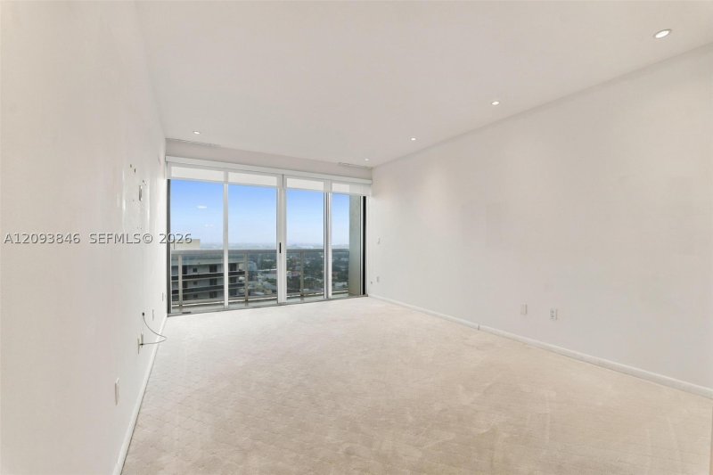 Condo for sale at Majestic Tower 1508