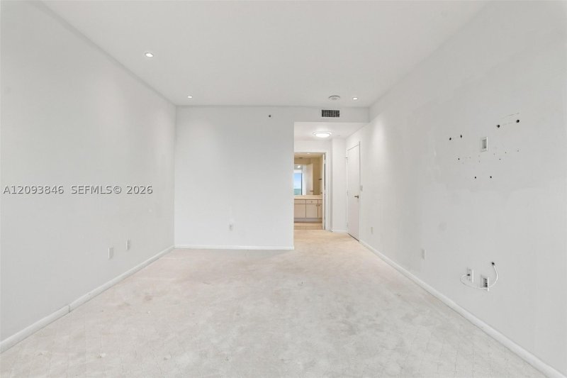 Condo for sale at Majestic Tower 1508