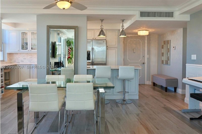 Condo for sale at Plaza Towers South 1202