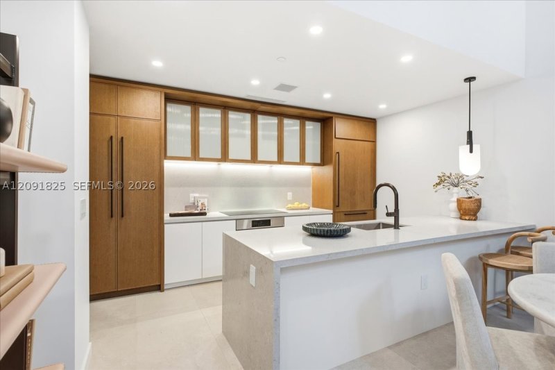 Condo for sale at 2200 Brickell GV04