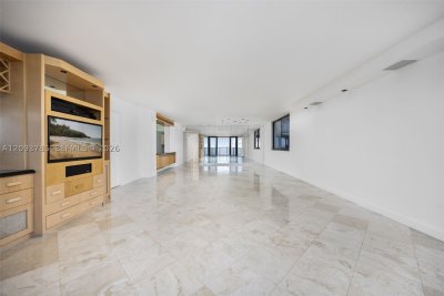 Comprar apartamento no Coconut Grove Bayshore 10A & 10B