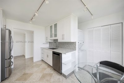 Comprar apartamento no Coconut Grove Bayshore 10A & 10B