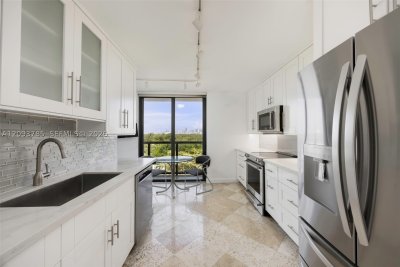 Comprar apartamento no Coconut Grove Bayshore 10A & 10B