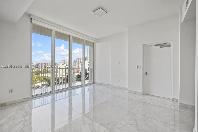 Condo for sale at Paramount Bay 1006