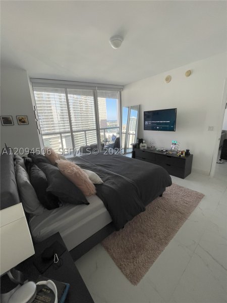 Apartment for rent at Icon Brickell Tower I 2114