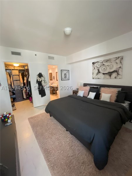 Apartment for rent at Icon Brickell Tower I 2114
