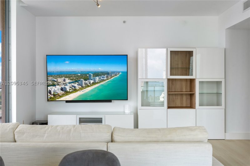 Aluguel de apartamento no Midtown Miami 2 H1711