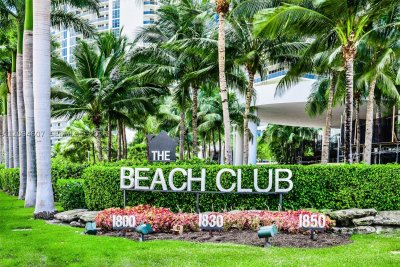 Aluguel de apartamento no Beach Club One 3702