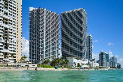 Aluguel de apartamento no Beach Club One 3702
