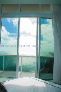 Comprar apartamento no Trump Tower Three 4306