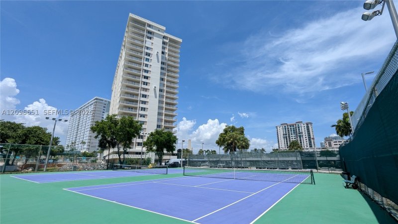 Condo for sale at Arlen House 206