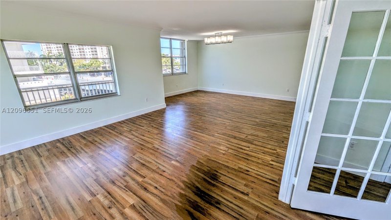 Condo for sale at Arlen House 206