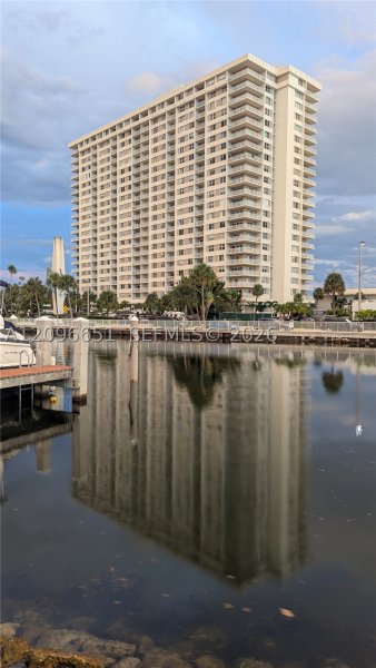Condo for sale at Arlen House 206