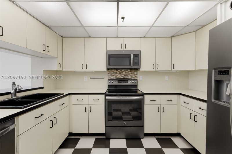 Property photo # 6