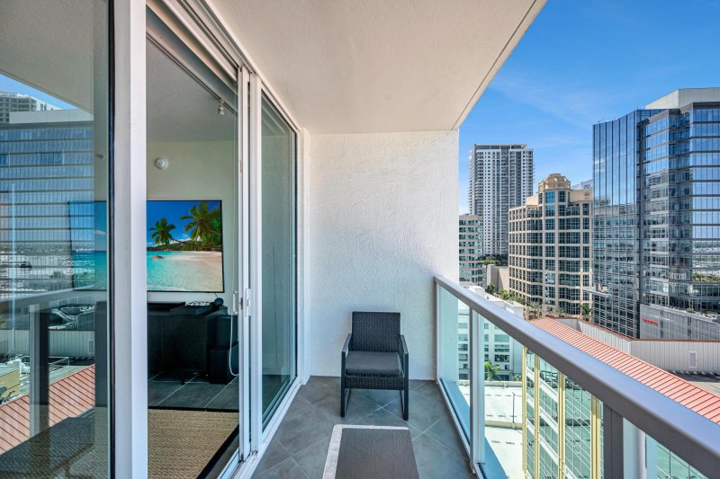 Comprar apartamento en 350 Las Olas Place 1980