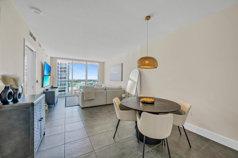 Comprar apartamento en 350 Las Olas Place 1980