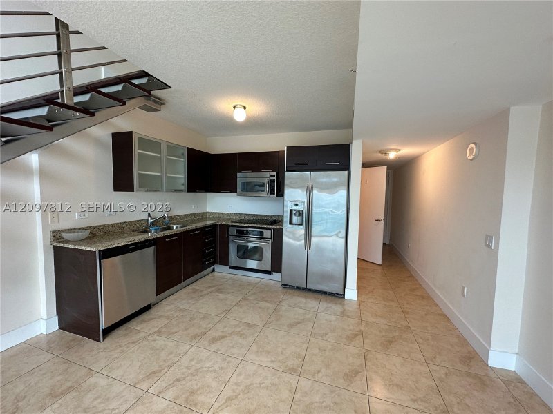 Aluguel de apartamento no Brickell on the River South 1714