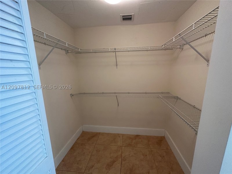 Aluguel de apartamento no Brickell on the River South 1714