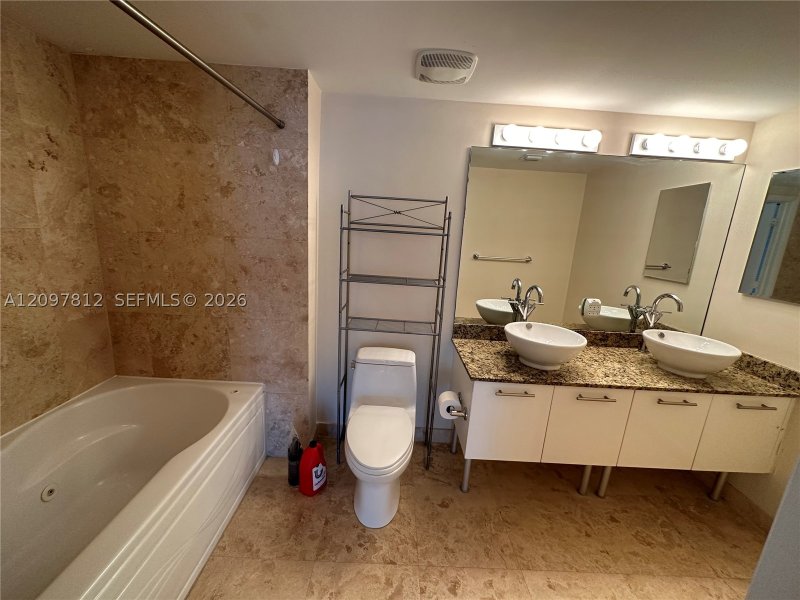 Aluguel de apartamento no Brickell on the River South 1714
