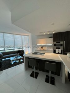 Paramount Miami WorldCenter Apt #1404