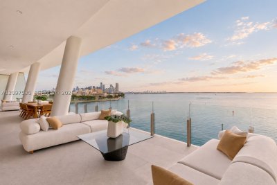 Comprar apartamento en Vita at Grove Isle PH M02