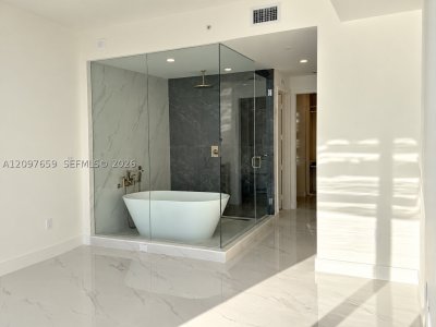 Alquiler de apartamento en Aria Reserve Miami 1204