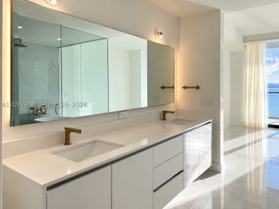 Alquiler de apartamento en Aria Reserve Miami 1204
