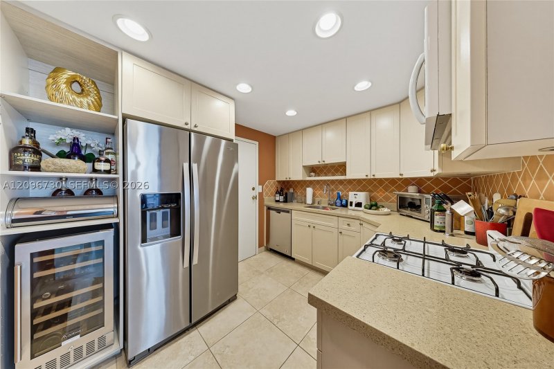 Property photo # 4