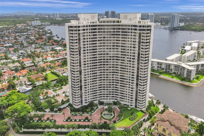 Comprar apartamento en 1000 Williams Island 2909