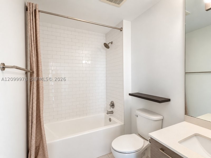 Apartment for rent at Centro Condo 1202
