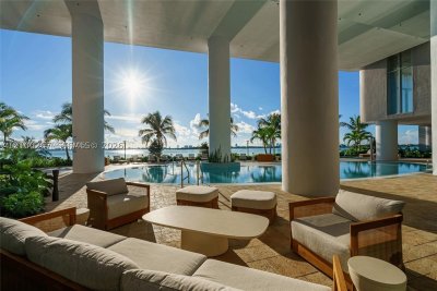 Alquiler de apartamento en Aria Reserve Miami 1803
