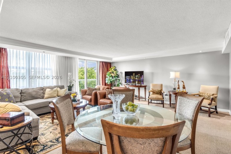 Comprar apartamento no Ten Thousand Plaza