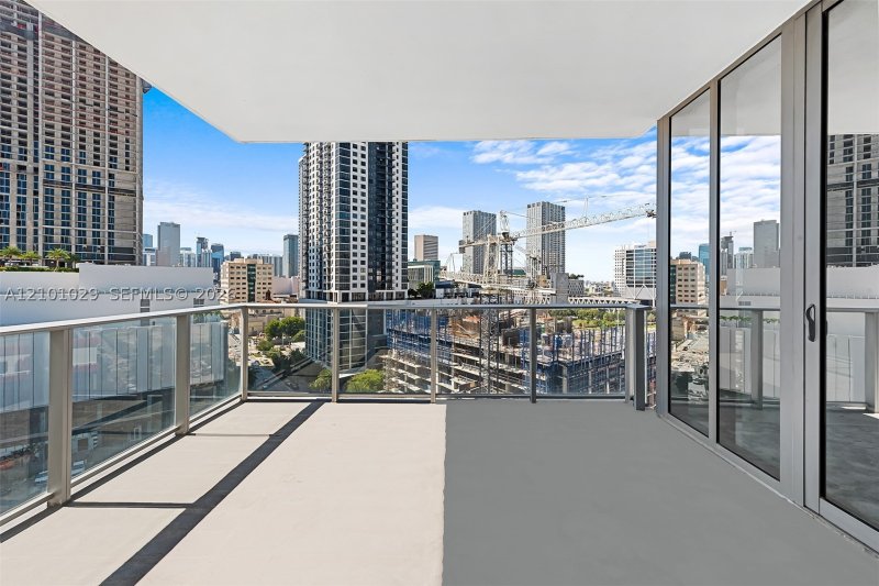 Aluguel de apartamento no Paramount Miami WorldCenter 1012