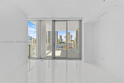Aluguel de apartamento no Paramount Miami WorldCenter 1012