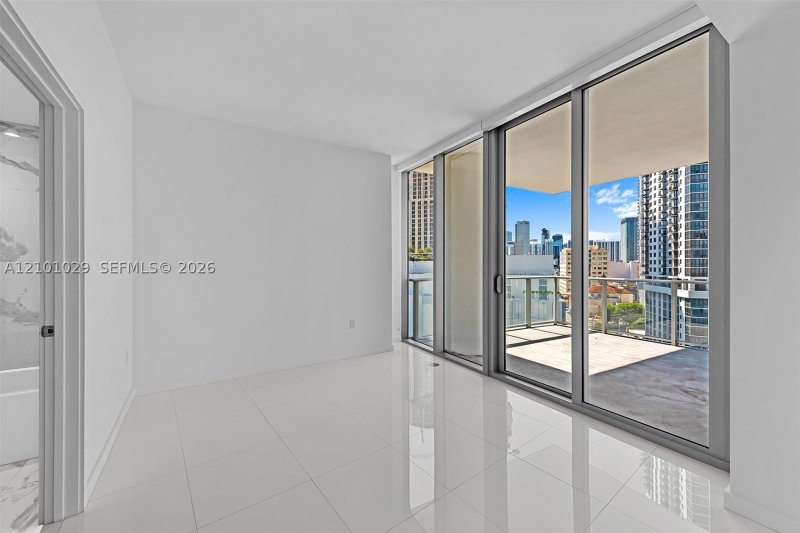 Aluguel de apartamento no Paramount Miami WorldCenter 1012