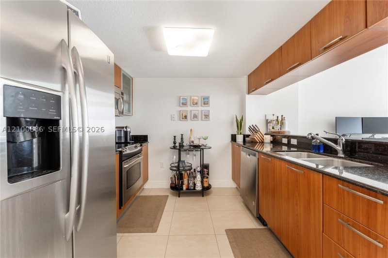 Condo for sale at 1800 Club 4006