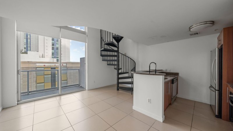 Aluguel de apartamento no Aston Martin Residences L-832