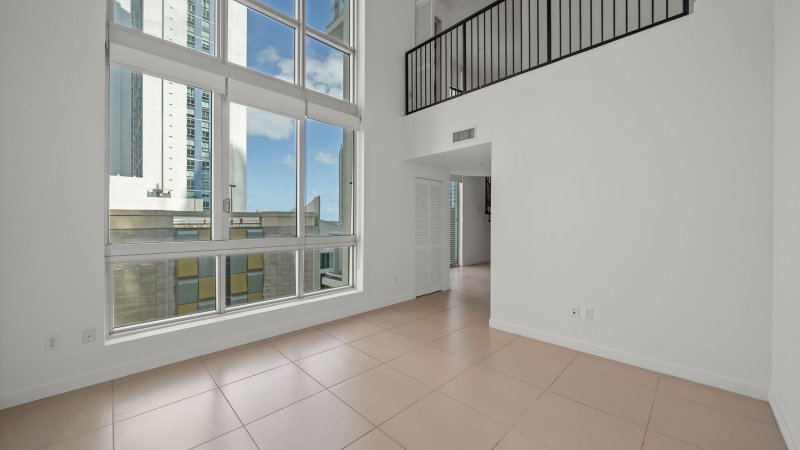 Aluguel de apartamento no Aston Martin Residences L-832