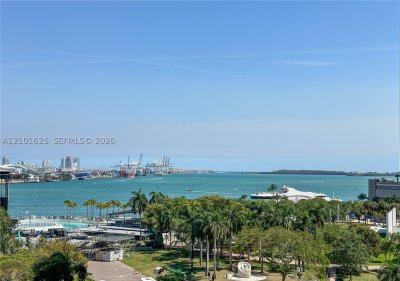 50 Biscayne Apt #811