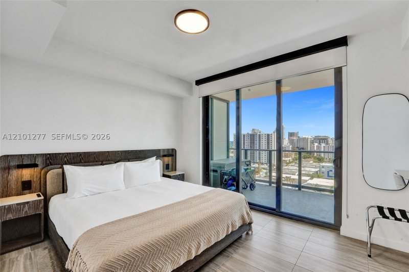 Condo for sale at 72 Park Miami Beach 1110