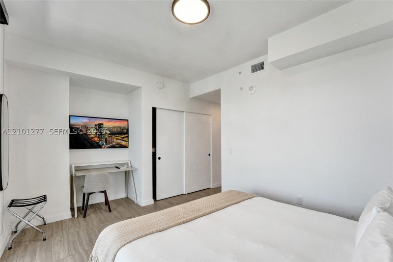 Condo for sale at 72 Park Miami Beach 1110
