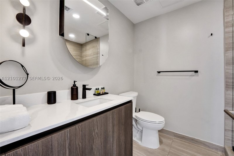 Condo for sale at 72 Park Miami Beach 1110
